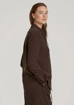Relaxed Button-Up Single-Pocket Blouse for Tall Women